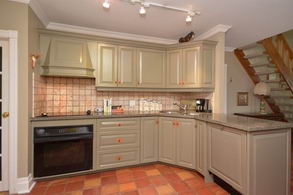 Kitchen - Country homes for sale and luxury real estate including horse farms and property in the Caledon and King City areas near Toronto